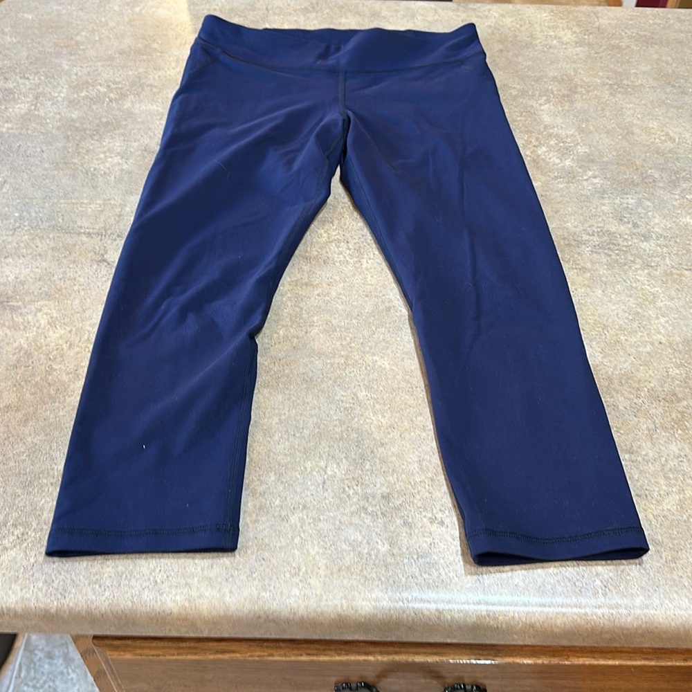 Women’s under Armour Capri leggings size medium